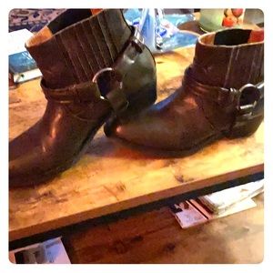 Espirit brown leather booties